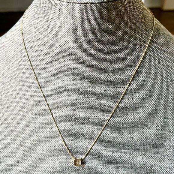 Geometric square charm minimalist metallic gold tone necklace - Picture 1 of 4